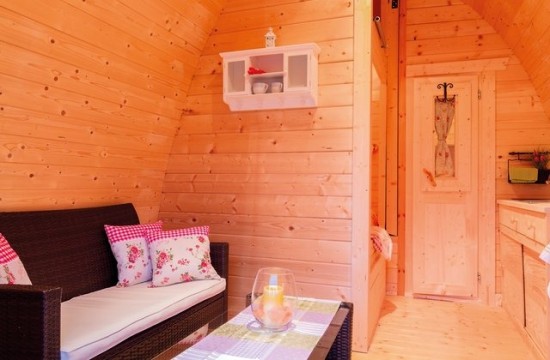 Csmcampingpod kueche sanitaervorbereitung innenansicht 5341d26cbff