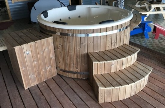 Csmholzbeheizt polar hot tube aussenansicht 201eb900f469c
